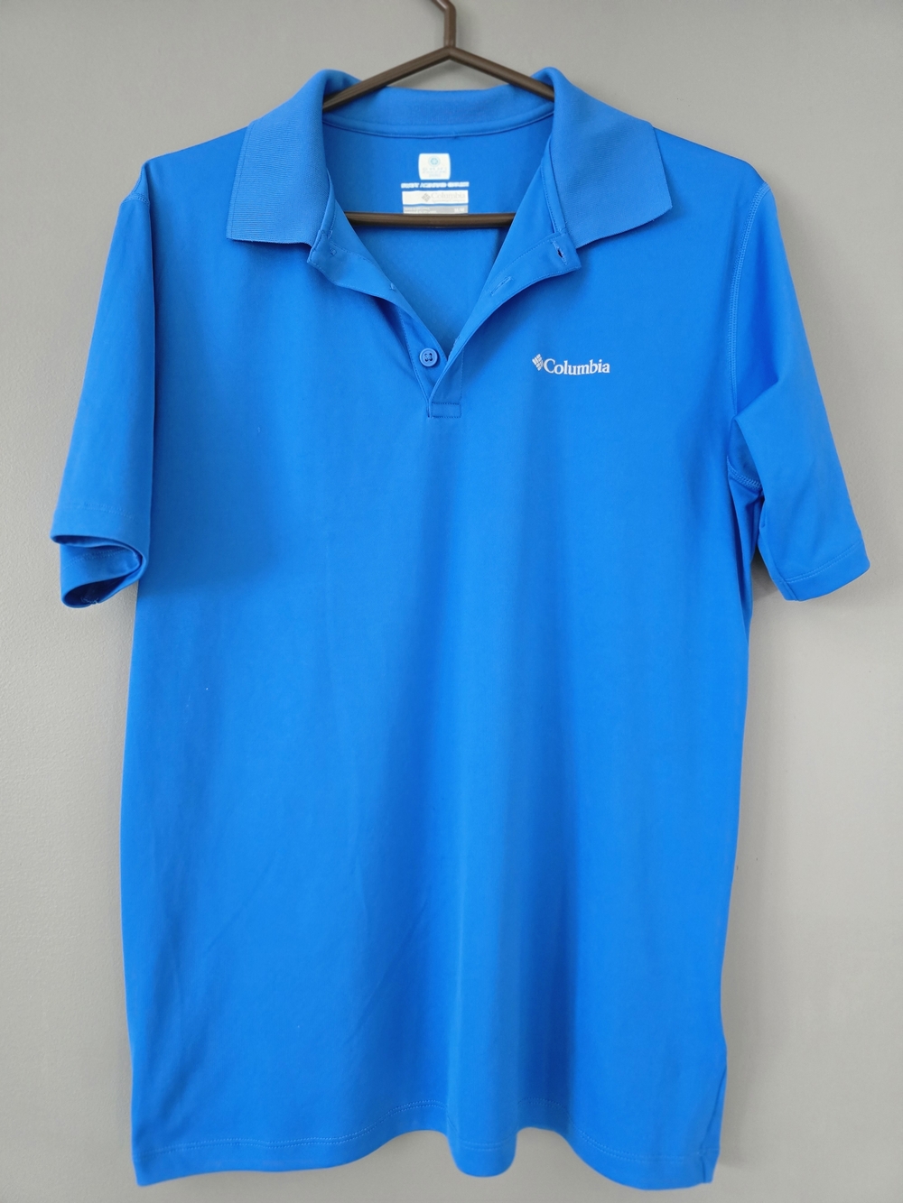 Columbia men's short sleeve performance polo in blue
